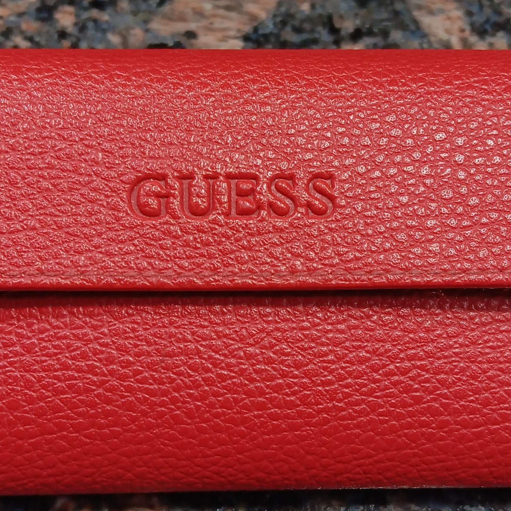 GUESS Eyeglass Case